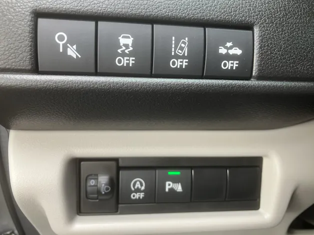 Suzuki Swift 1.2 Sakura Top Hybrid