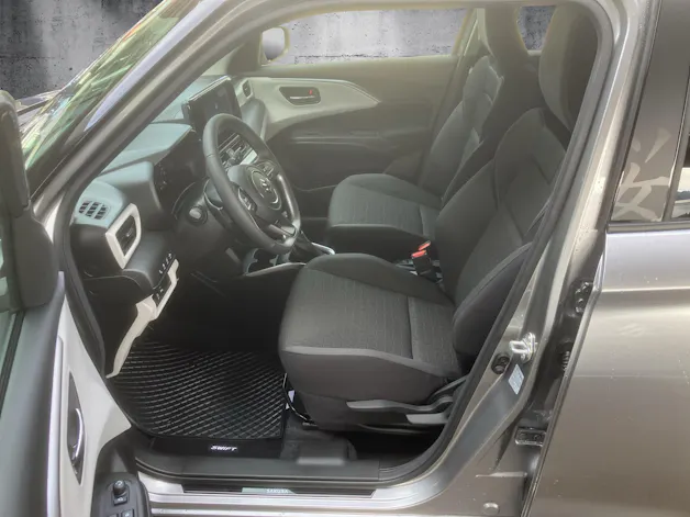 Suzuki Swift 1.2 Sakura Top Hybrid