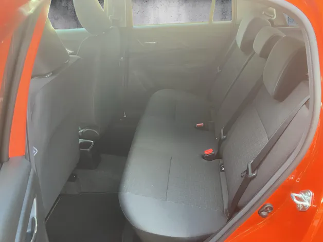 Suzuki Swift 1.2 Sakura Top Hybrid 4x4