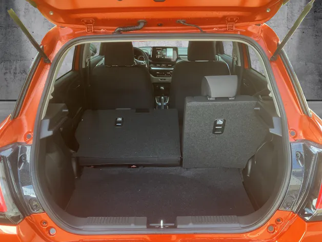 Suzuki Swift 1.2 Sakura Top Hybrid 4x4