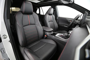 Fahrzeugbild TOYOTA RAV4 2.5 Plug-In-Hybrid Platinum