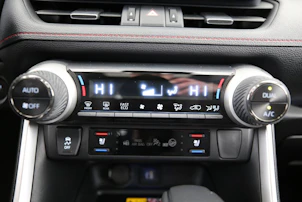 Fahrzeugbild TOYOTA RAV4 2.5 Plug-In-Hybrid Platinum