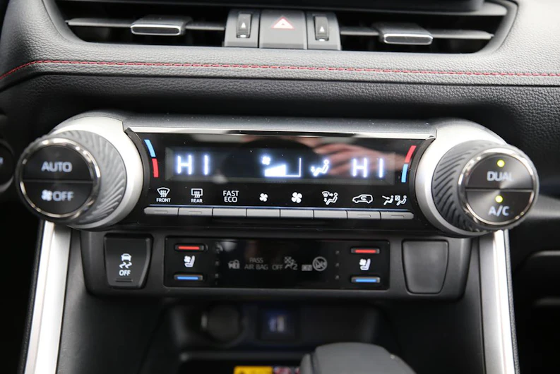 Fahrzeugbild TOYOTA RAV-4