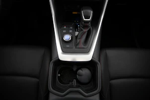 Fahrzeugbild TOYOTA RAV4 2.5 Plug-In-Hybrid Platinum