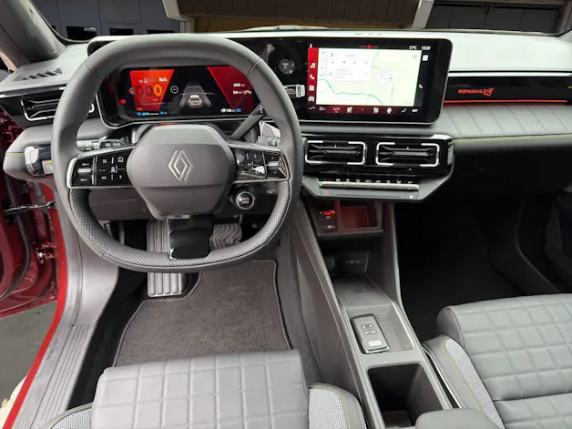 Renault R4 E-Tech Comfort Range iconic