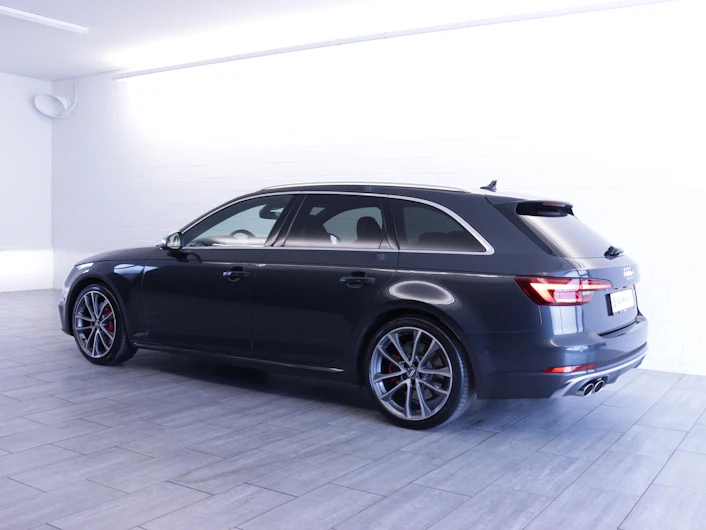 immagine del veicolo AUDI S4
