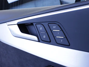 https://vehicle.imgix.net/4225962/5c88e0ca-a265-44d1-8102-0abc419663d9.JPG