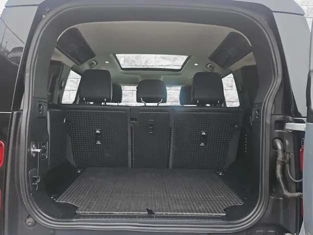 Land Rover Defender 110 2.0 SD4 240 First Edition