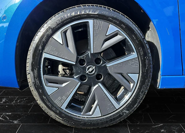 image du véhicule 10 image du véhicule 10