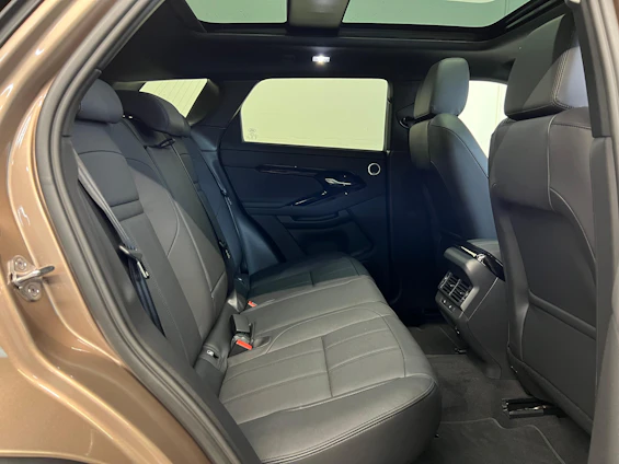 Vehicle image 6 Vehicle image 6