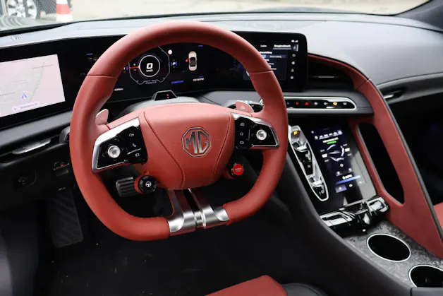 MG Cyberster 77kWh Stoffdach Rot 4WD