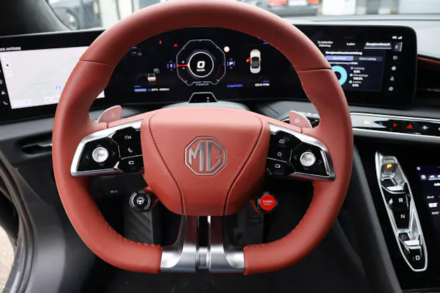 MG Cyberster 77kWh Stoffdach Rot 4WD
