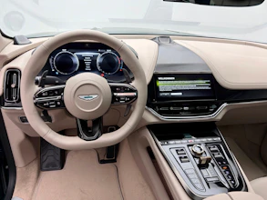 https://vehicle.imgix.net/4226111/28d5a1ae-d5cc-4fa4-bad1-068c1c132631.jpeg