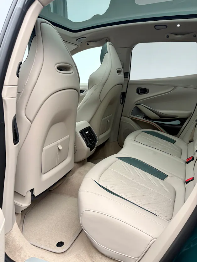 Aston Martin DBX S 4.0 V8 Bi-Turbo (Q - Bronze Styling Pack)