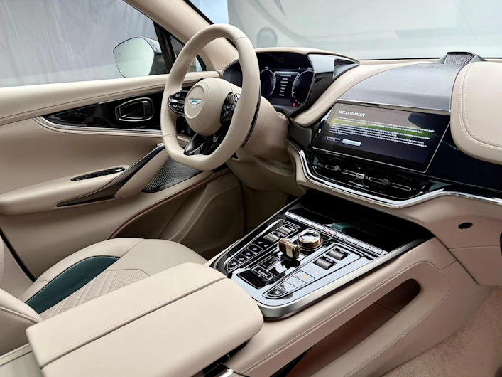 immagine del veicolo ASTON MARTIN DBX