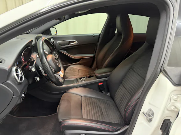 Mercedes-Benz CLA Shooting Br 200 d Swiss Star AMG Line 4M