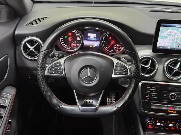 Mercedes-Benz CLA Shooting Br 200 d Swiss Star AMG Line 4M