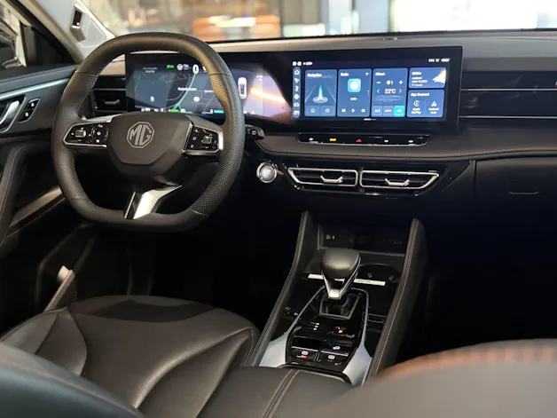 MG HS 1.5 T PHEV Luxury