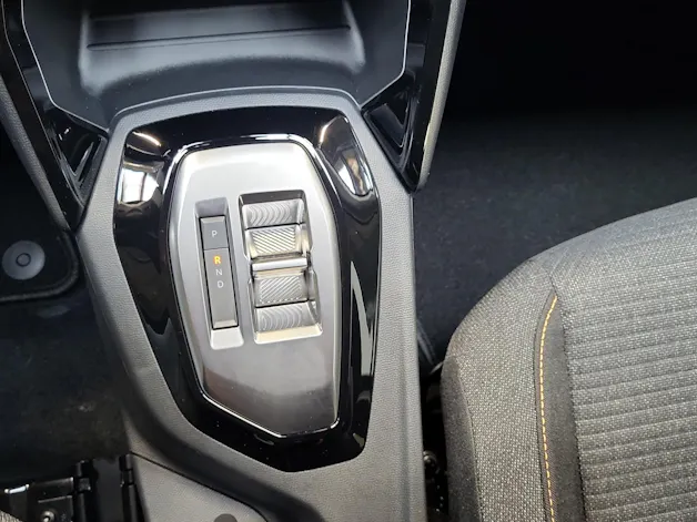 Peugeot 208 1.2 MHEV Style