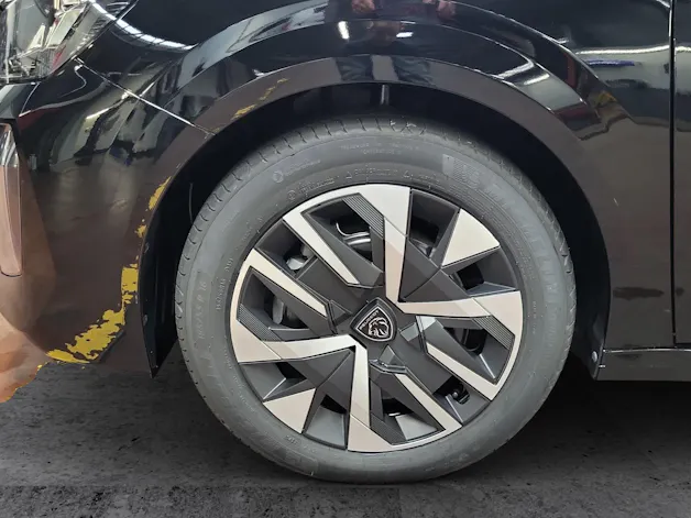 Peugeot 208 1.2 MHEV Style