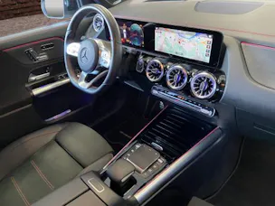 Mercedes-Benz EQA 300 4M Swiss Star AMG