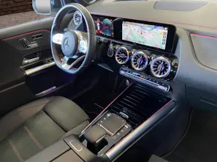 Mercedes-Benz EQA 300 4M Swiss Star AMG