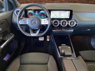 Mercedes-Benz EQA 300 4M Swiss Star AMG