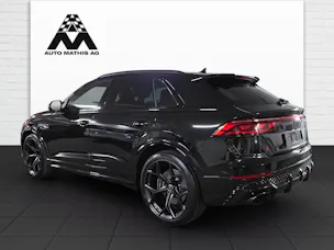 Audi RSQ8 performance quattro