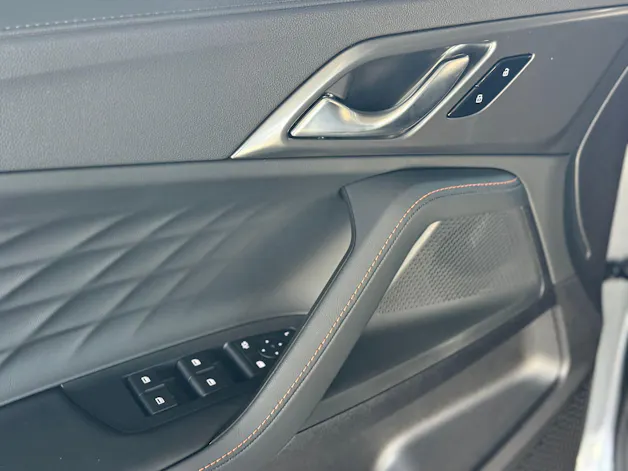 MG HS 1.5 T PHEV Luxury