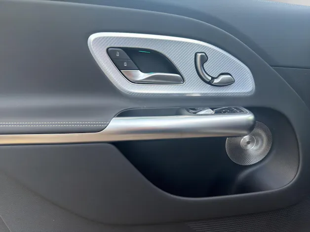 Mercedes-Benz NEW GLB 350 4M EQ