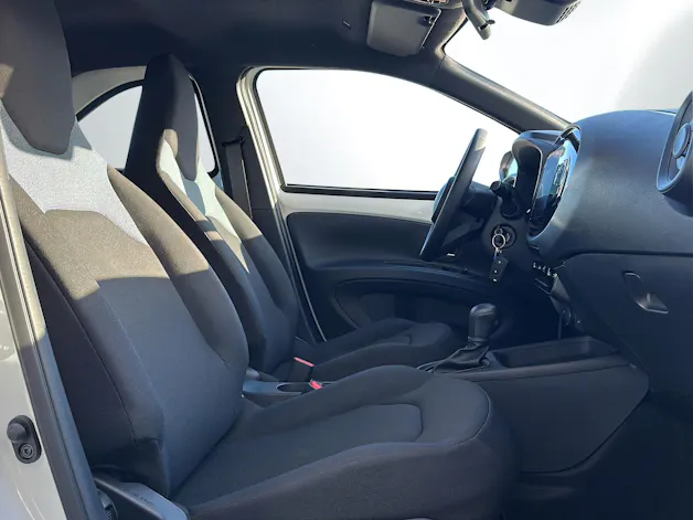 Toyota Aygo X 1.5 VVT-i HSD Comfort