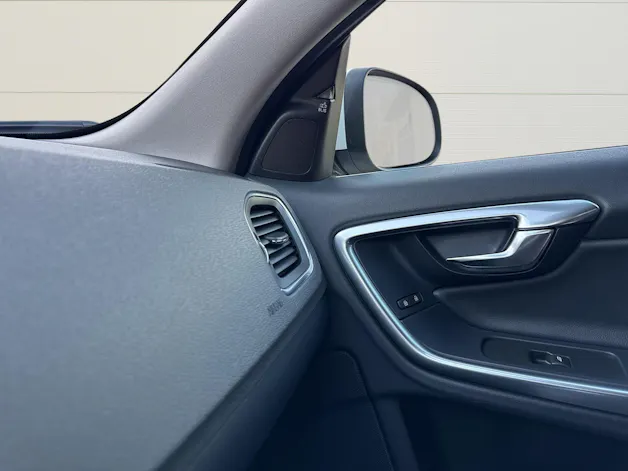 Volvo V60 Kombi 2.0 T6 Executive AWD S/S