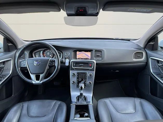 Volvo V60 Kombi 2.0 T6 Executive AWD S/S