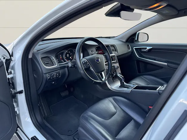 Volvo V60 Kombi 2.0 T6 Executive AWD S/S