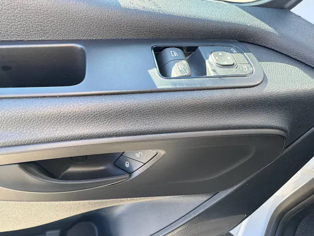 Mercedes-Benz Sprinter 317 CDI Pro Brücke mit Hebebühne 4325 L