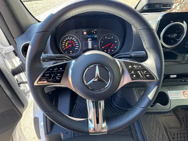 Mercedes-Benz Sprinter 317 CDI Pro Brücke mit Hebebühne 4325 L