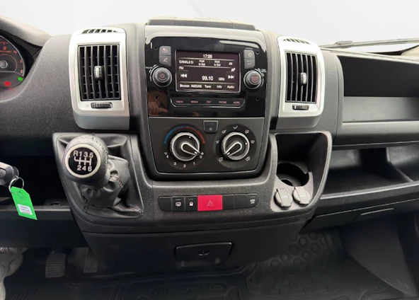 image du véhicule 6 image du véhicule 6