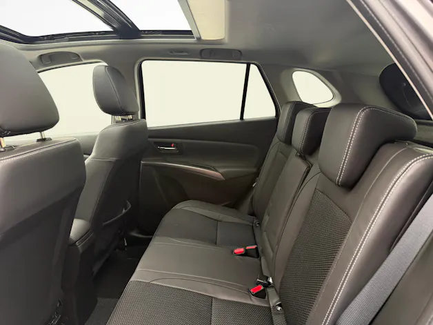 Suzuki S-Cross 1.4 T Sakura Top Hybrid 4x4