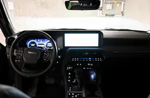 Toyota Land Cruiser 2.8 D 48V Style