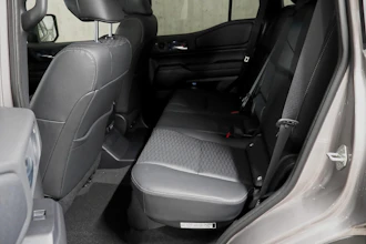 https://vehicle.imgix.net/4227199/080eba71-9cc1-4951-a5e3-4fccb66bcf92.jpg