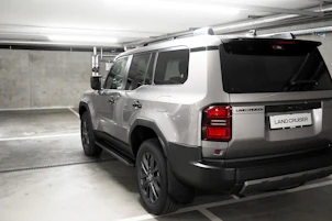 image du véhicule TOYOTA Land Cruiser 2.8 D 48V Invincible