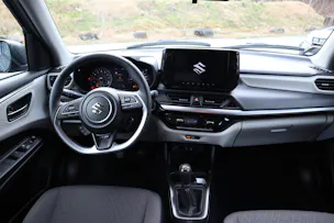 Suzuki Swift 1.2 Sakura Top Hybrid 4x4