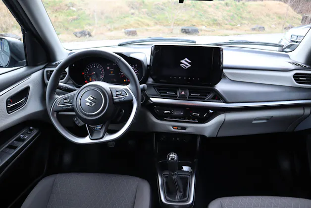 Suzuki Swift 1.2 Sakura Top Hybrid 4x4