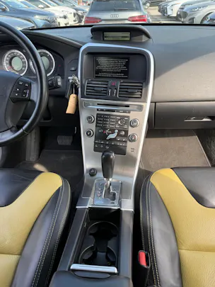 VOLVO XC60 2.4 D5 Summum AWD