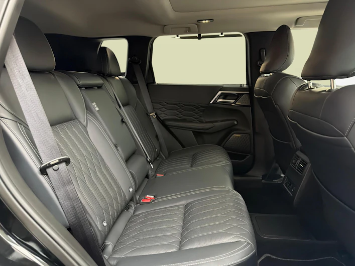 Fahrzeugbild MITSUBISHI OUTLANDER