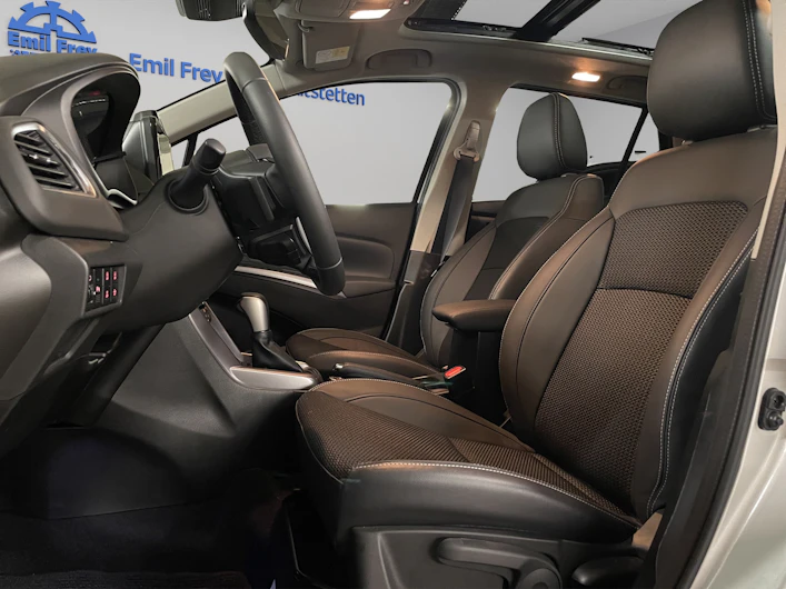 Fahrzeugbild SUZUKI S-CROSS