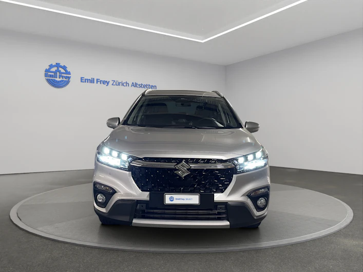 Fahrzeugbild SUZUKI S-CROSS