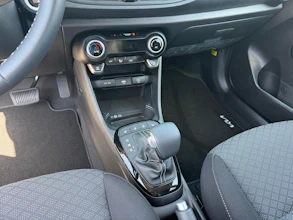 https://vehicle.imgix.net/4227464/d27514d1-f8ec-4820-8b84-ca2fcdca5818.jpg