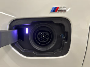 Fahrzeugbild BMW 330e xDrive SAG Touring M-Sport