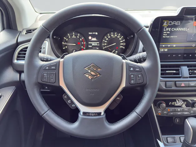 Suzuki S-Cross 1.4 T Sakura Hybrid 4x4